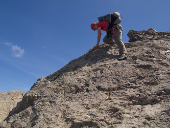 There were a couple parties on the south ridge when we were ready to descend, so we decided to take the alternate descent route described in the Mountaineers basic climbs guide